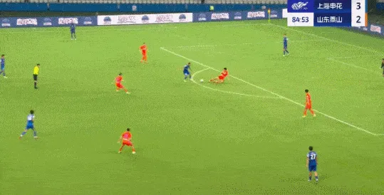 彭逸翔抢断，卡扎伊什维利破门上演帽子戏法，泰山3-3