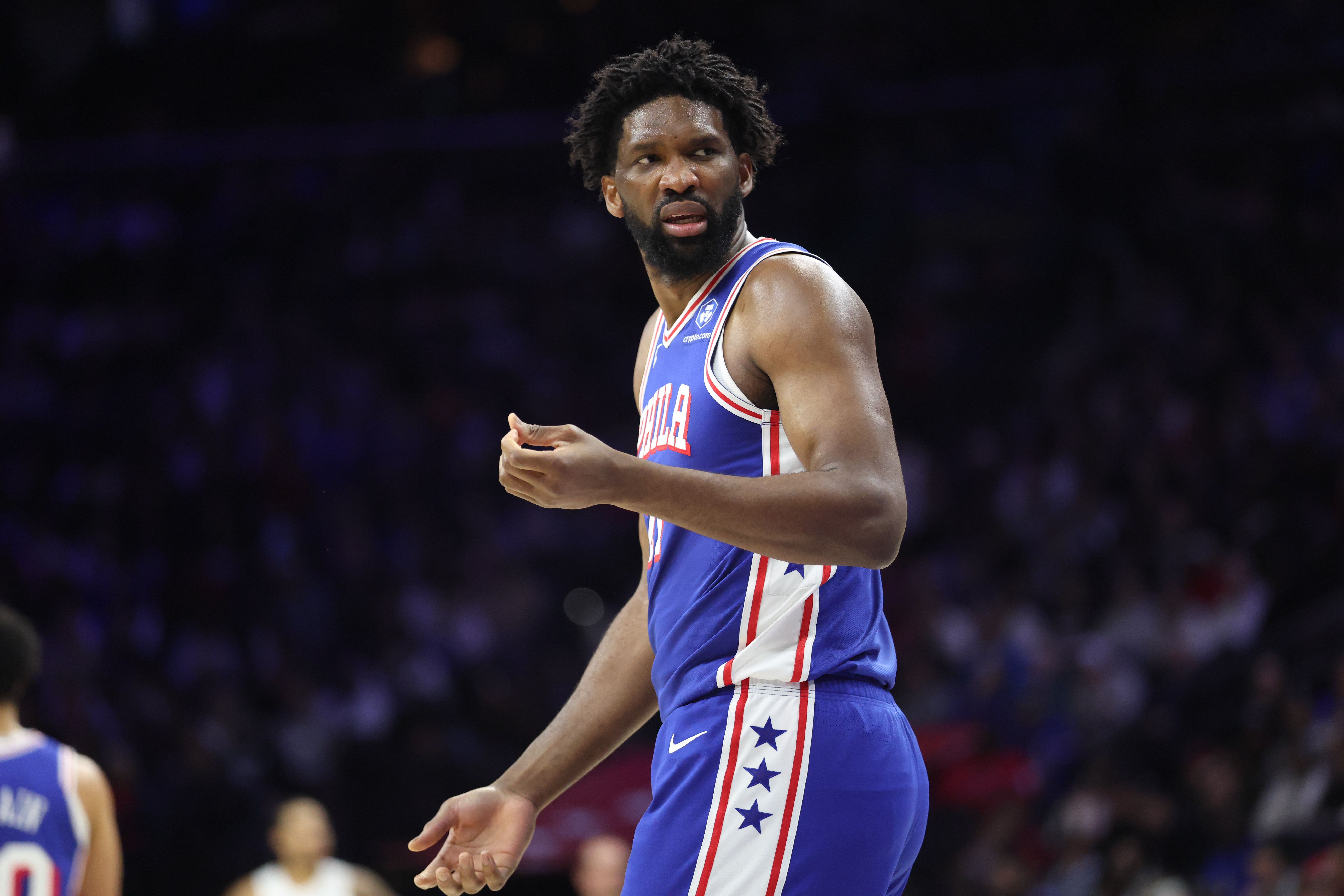 开云体育官网在线注册-火箭助教：恩比德骗犯规太疯狂了 他现在只想着进攻&amp;要让申京突他