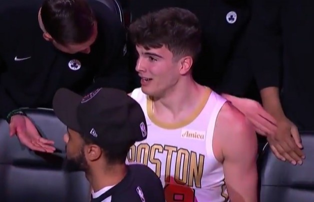 开云-小伙子挺勇猛！28号秀冈萨雷斯抢断反击一打二 大回环上篮反超！