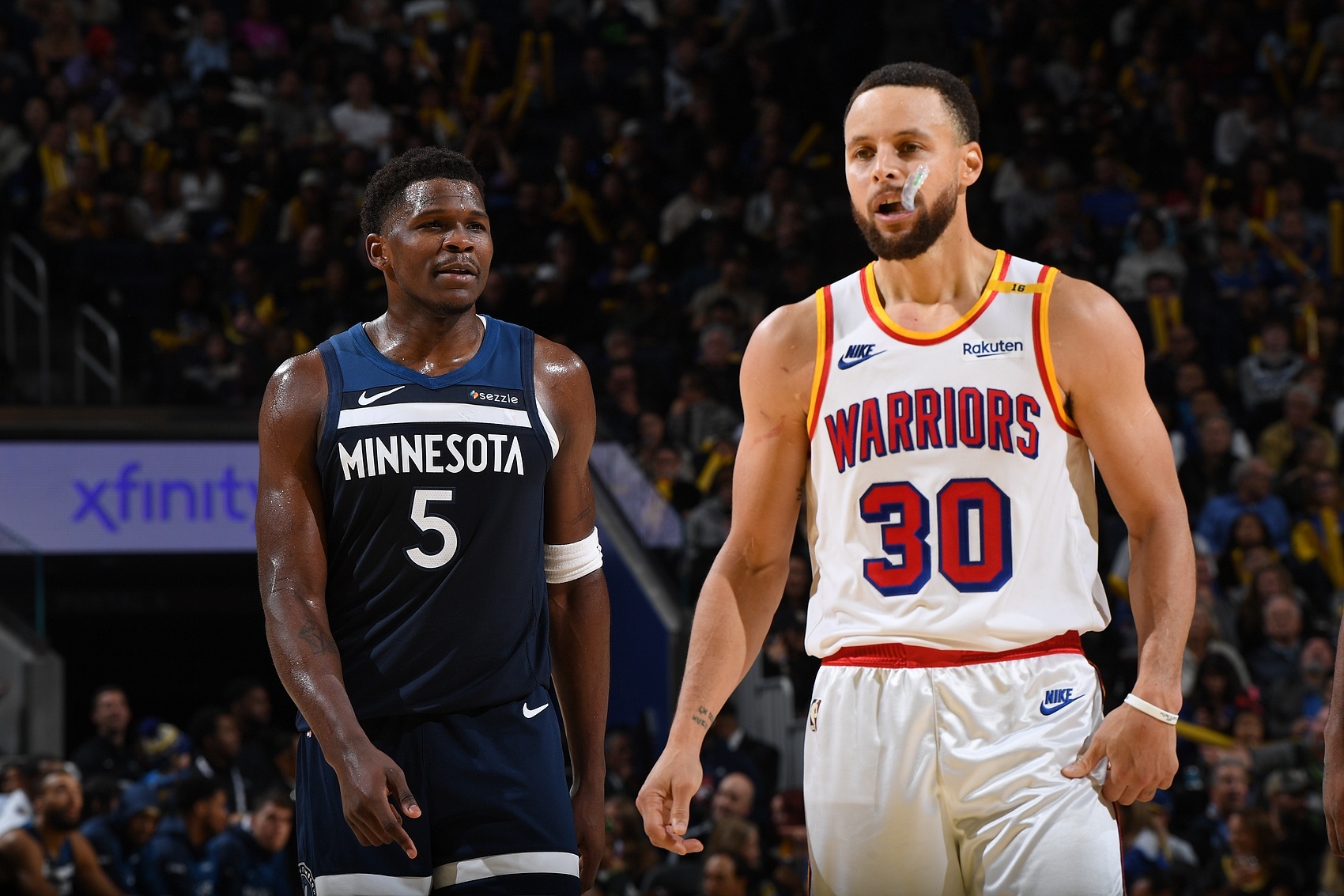 有些克！库里过去5场与华子正面交锋取得全胜 其中4场没巴特勒