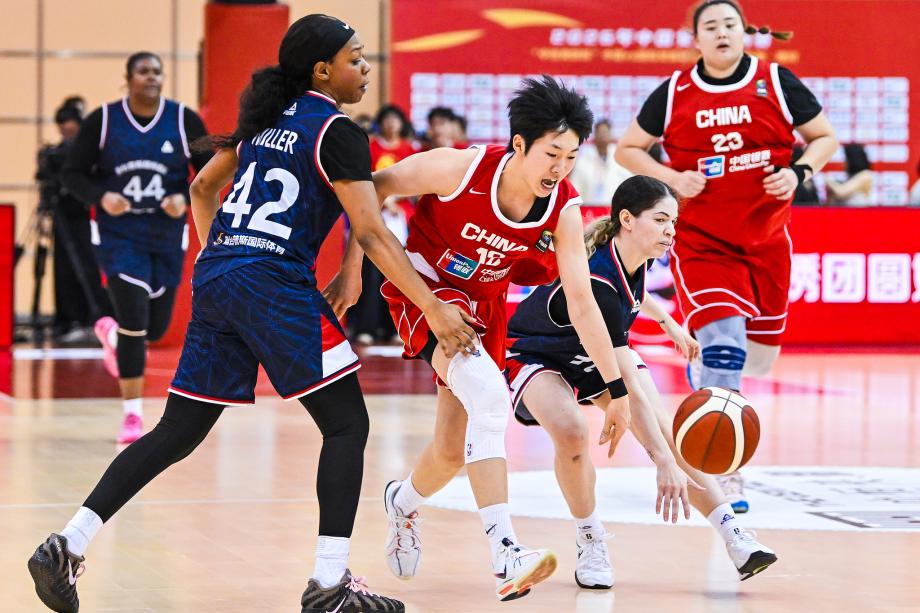 开云体育APP下载-2026年中国女篮热身赛 中国队战胜国际女篮联队