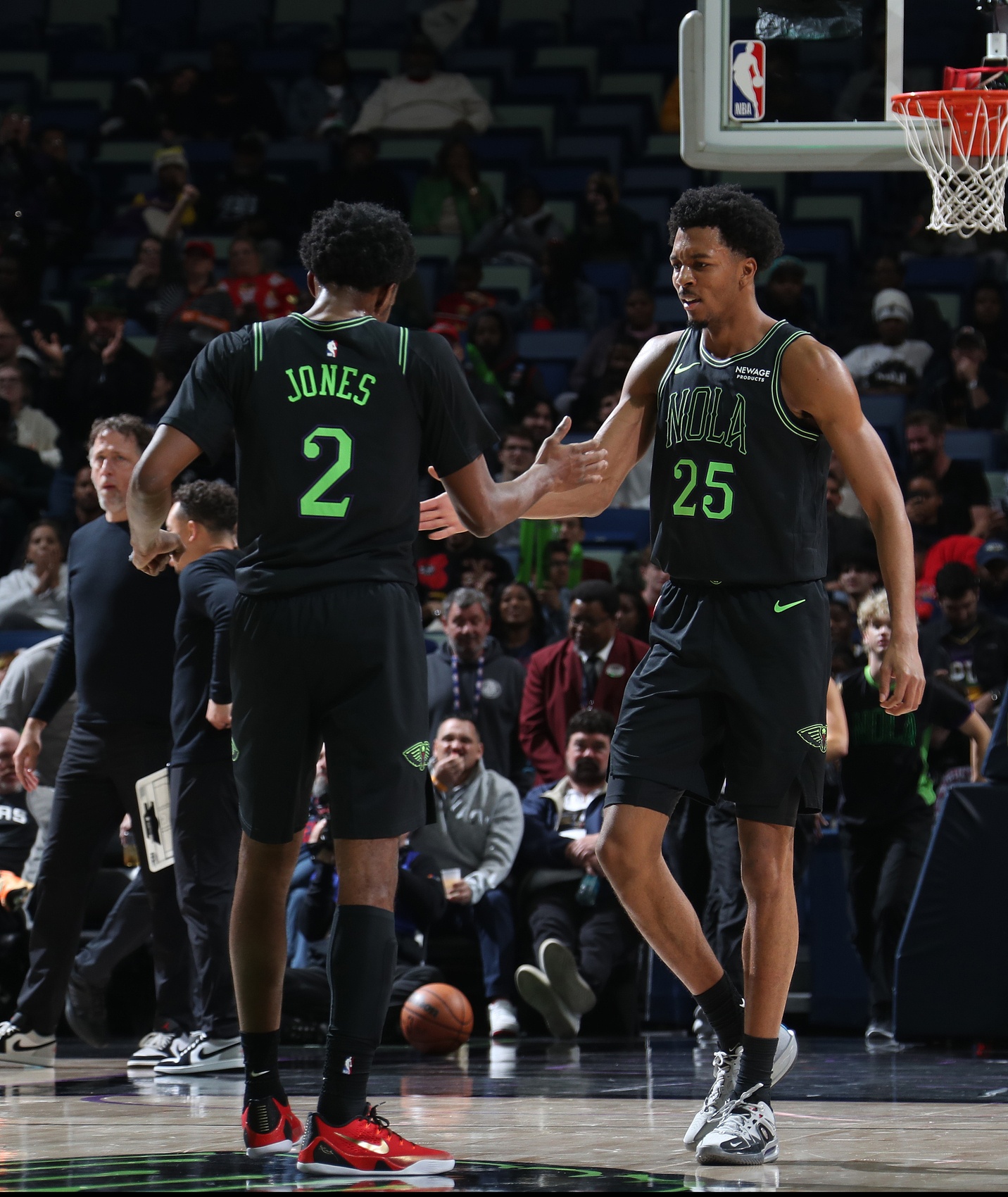 开云体育直播-美记：锡安&amp;墨菲&amp;琼斯是非卖品 后两人要价多无保护首轮+天赋球员